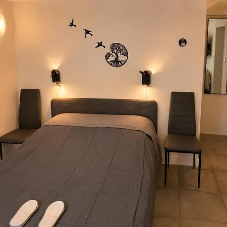 Chez Pascal Et Louna Au Calme Avec Jacuzzi ! Appartement