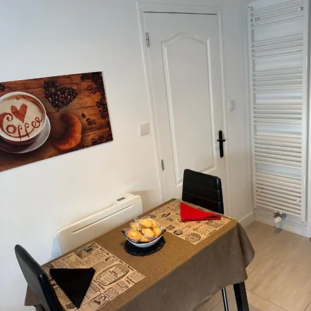 Chez Pascal Et Louna Au Calme Avec Jacuzzi ! Apartament Sevran